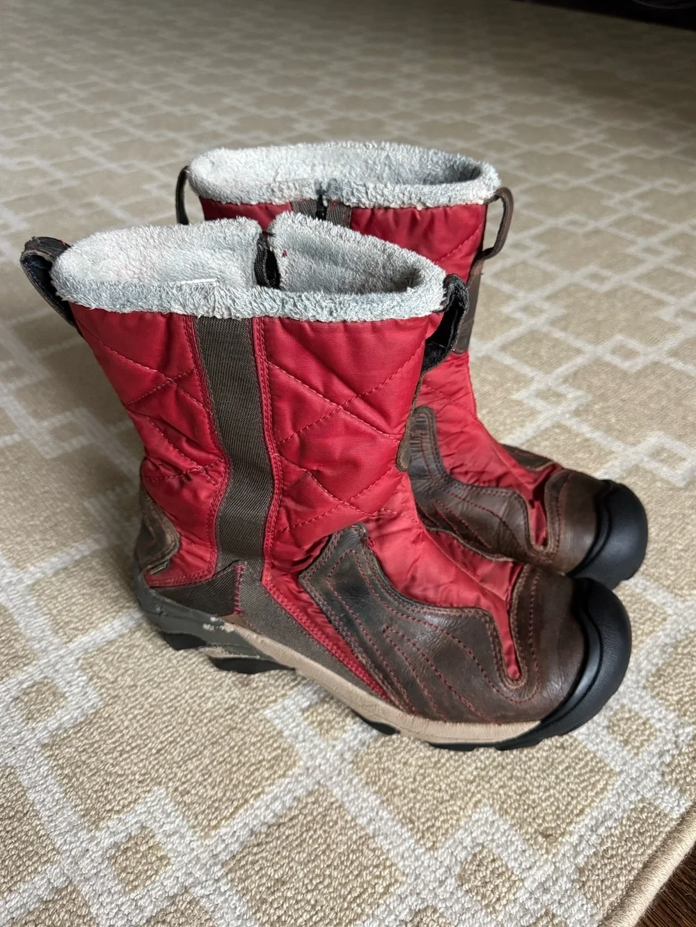 KEEN Betty Waterproof Winter Snow Boots Red Brown Insulated Women’s 9.5